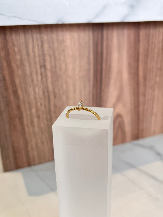 anillo entorchado piedra ovalada