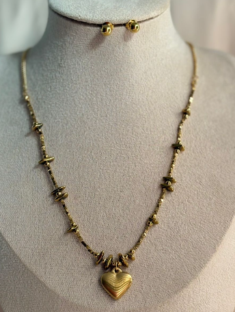 Collar & Aretes corazon con piedras dorada