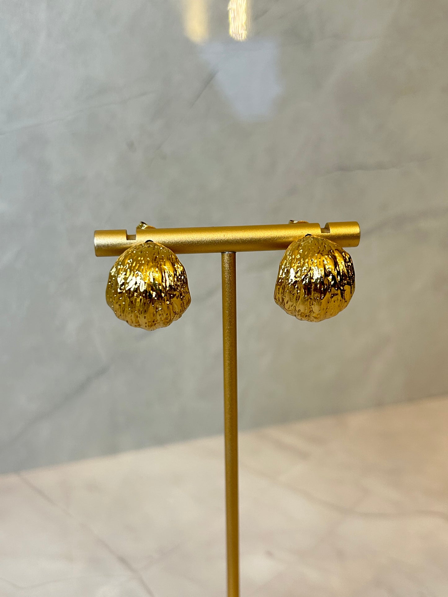 Aretes emi dorado