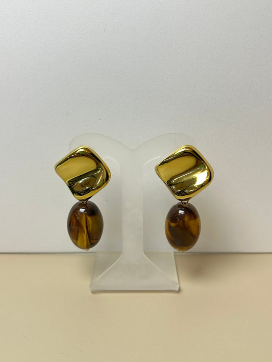 Aretes piedra café