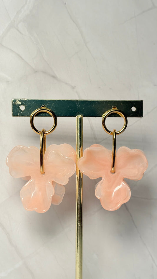 Aretes flor acrílico rosa