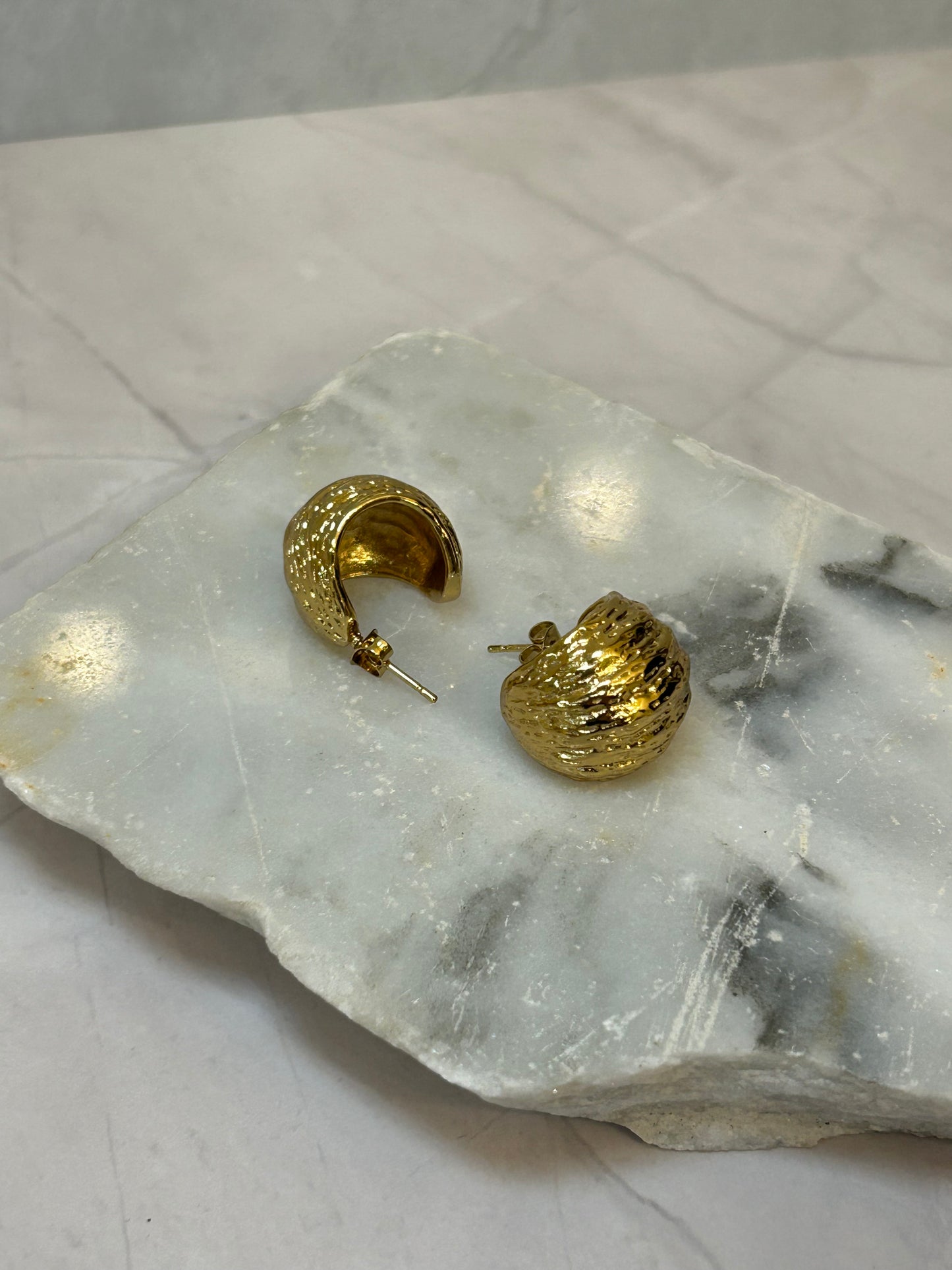 Aretes emi dorado