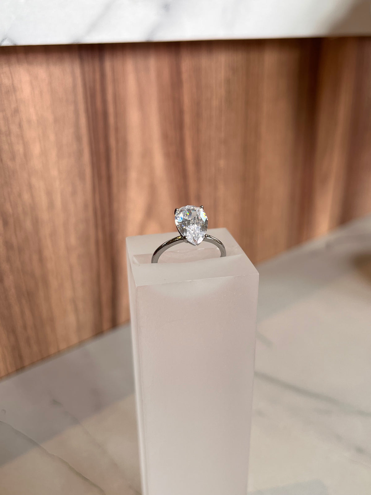 Anillo arte blanco plata