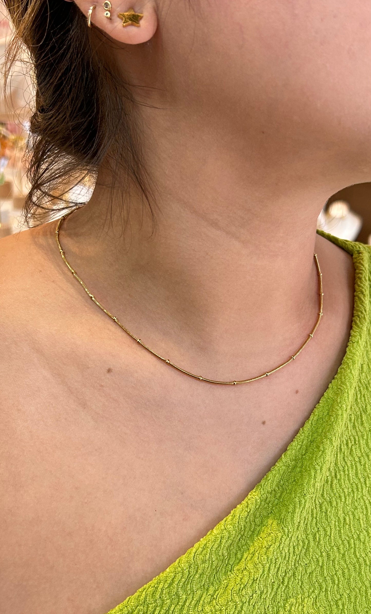 Collar basico mini balines dorado