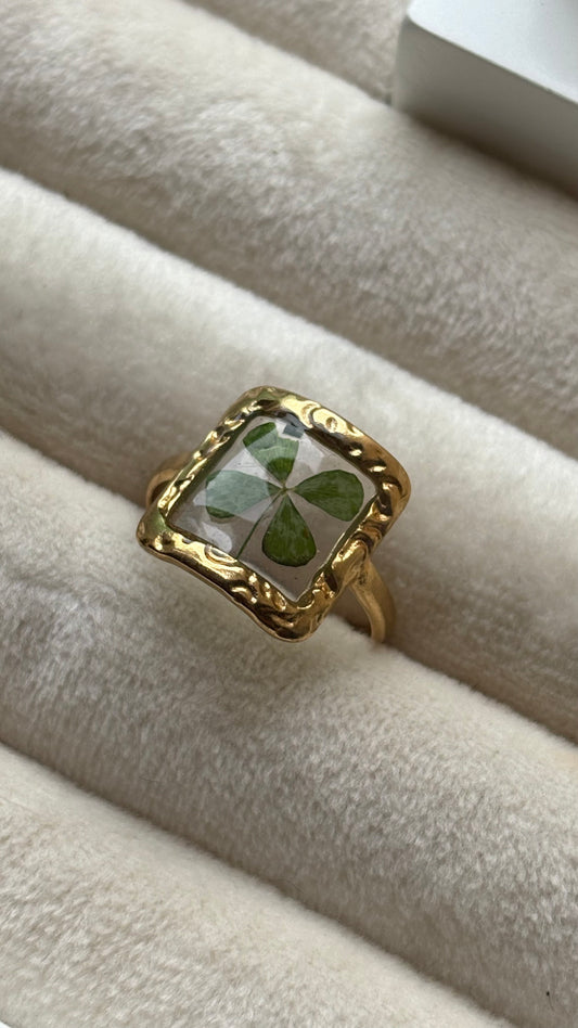 Anillo trebol