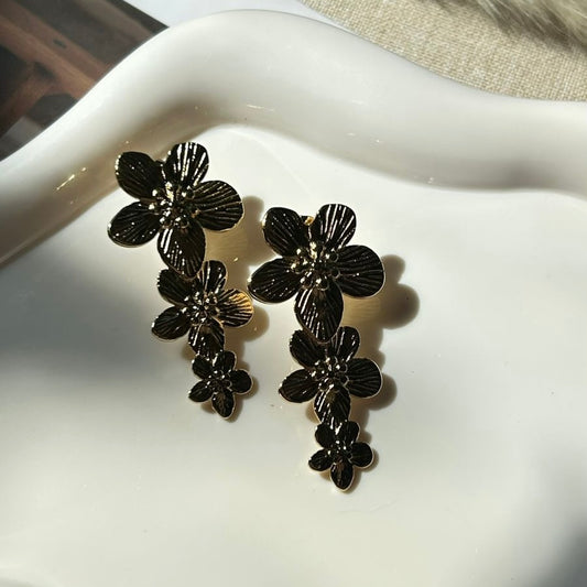 Aretes Trio Flor Dorado
