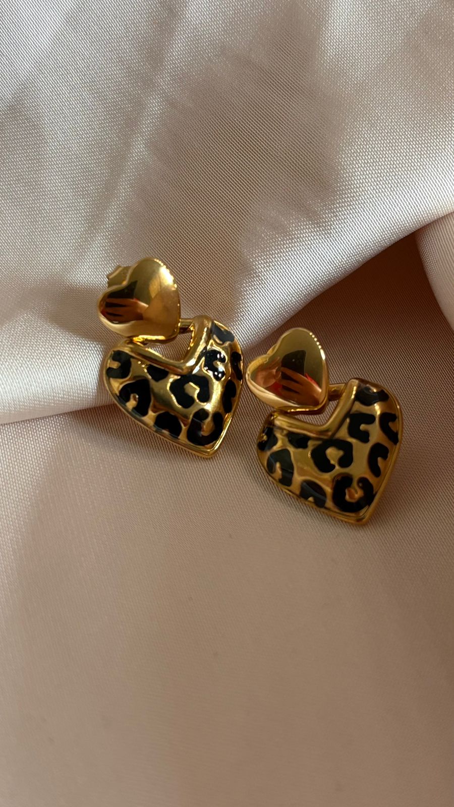 Aretes animal print dorado