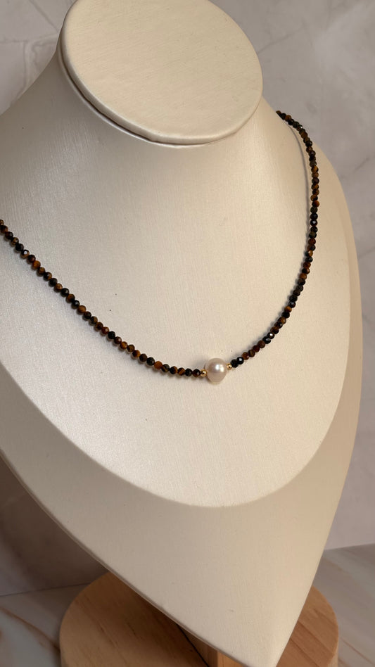 Collar perla coffee