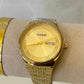 Reloj casio dorado (fondo dorado)