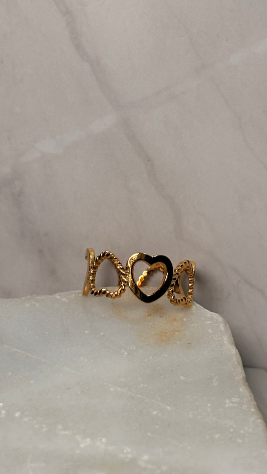Anillo corazón unido dorado