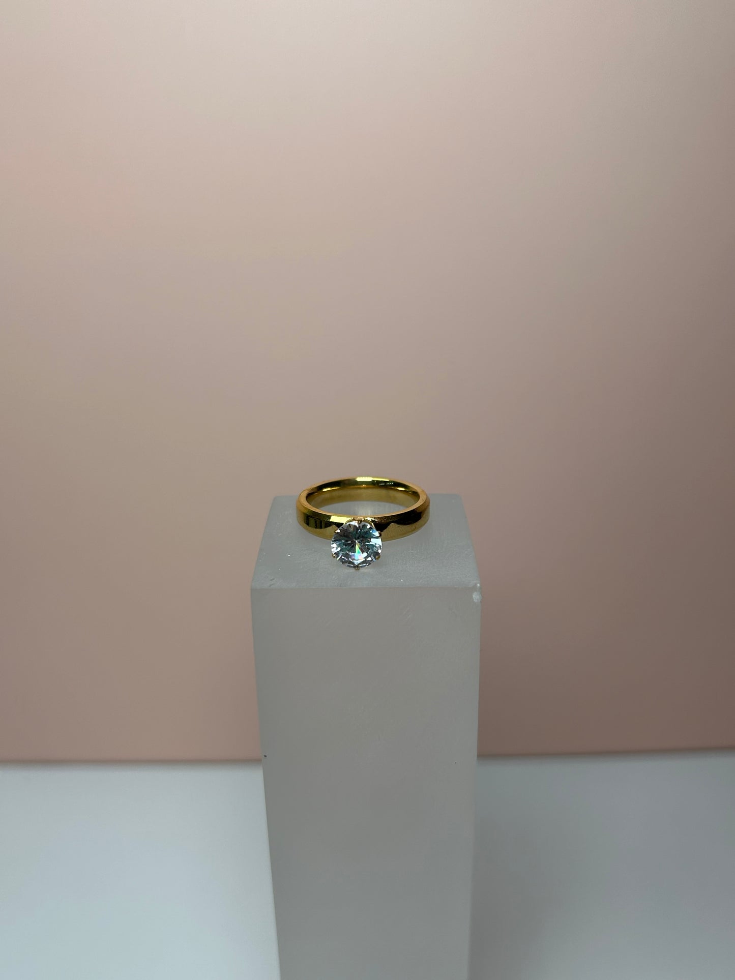 Anillo cristal elegante