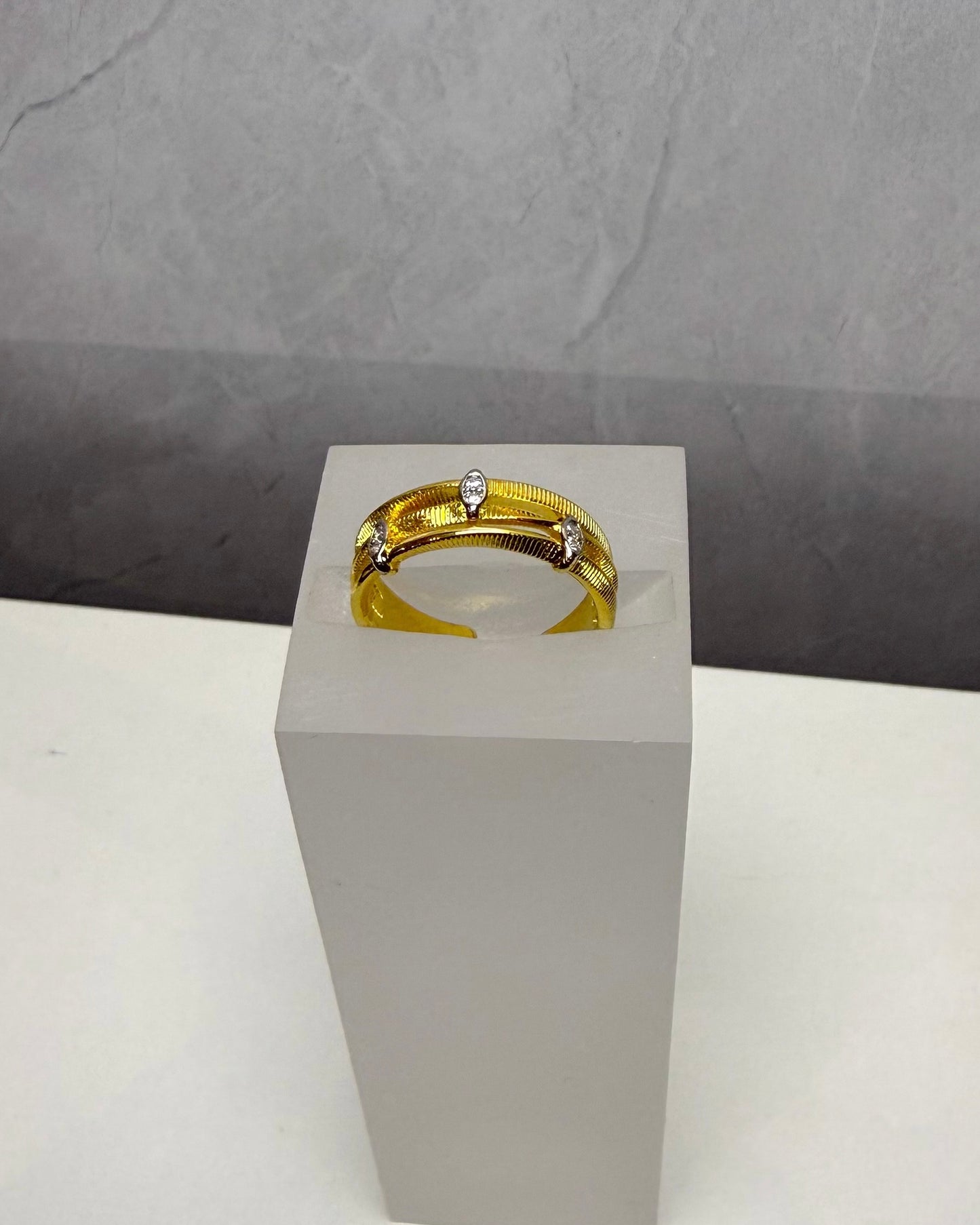 Anillo Small crystals