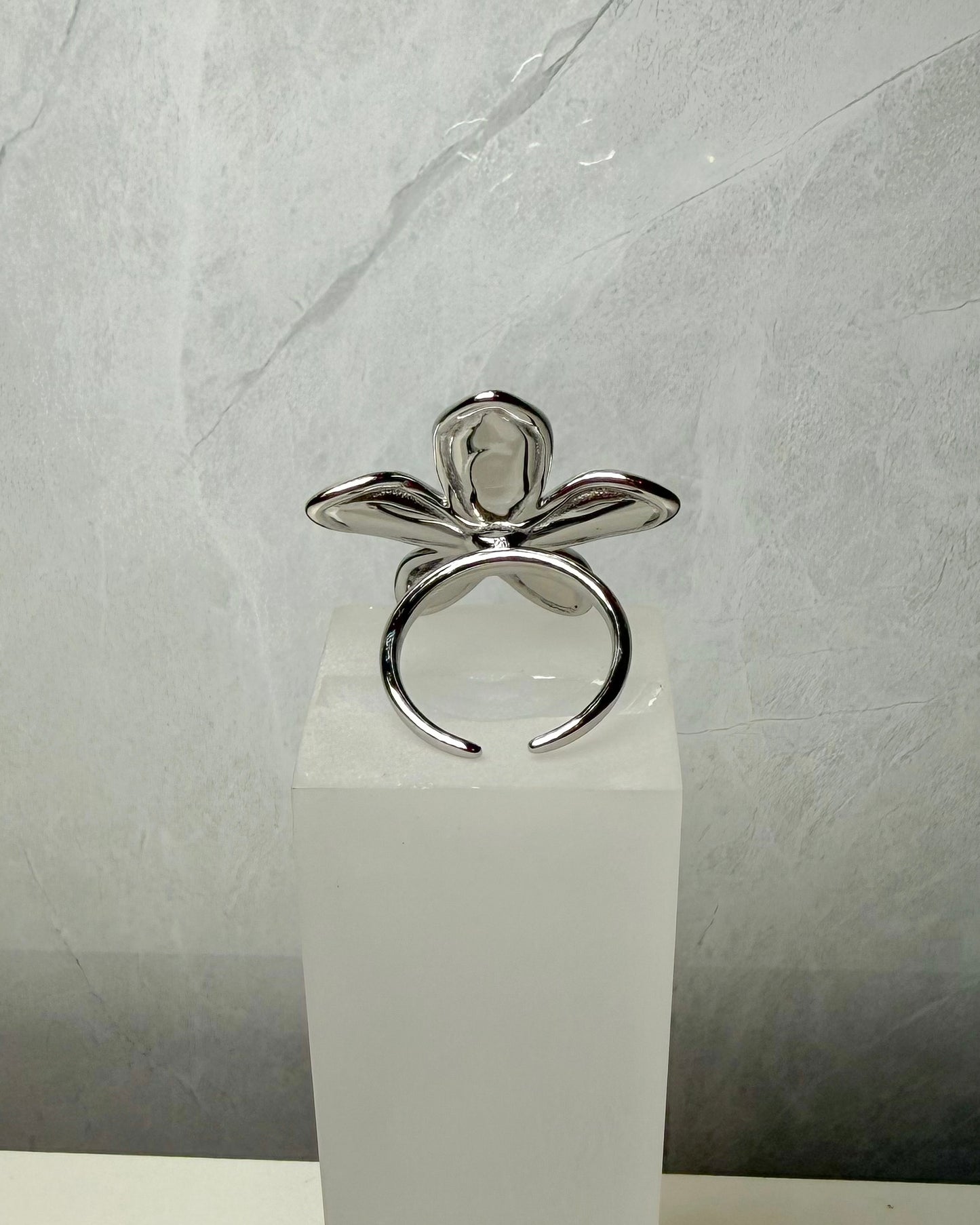 Anillo Flor plateada