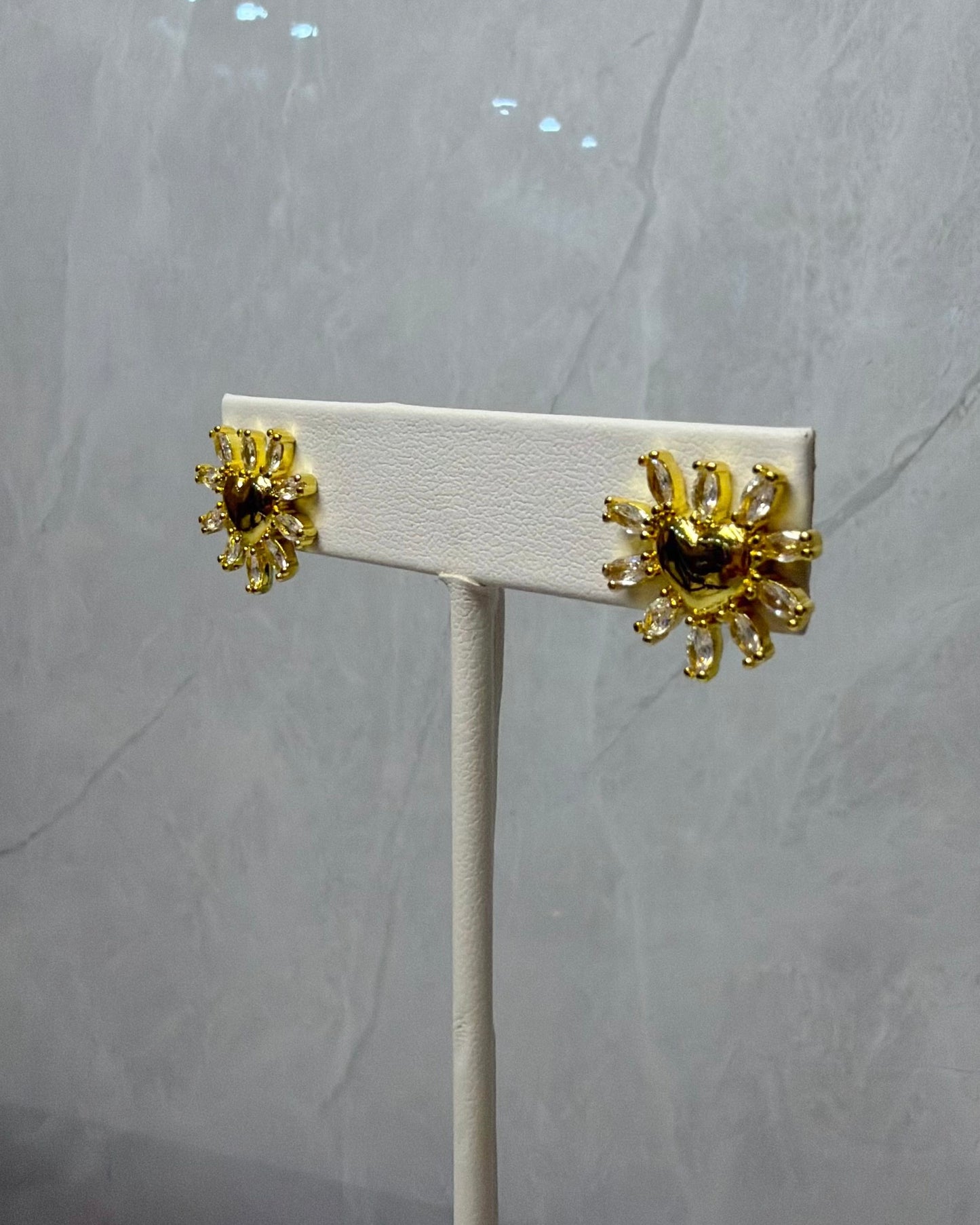 Aretes Crystal crown