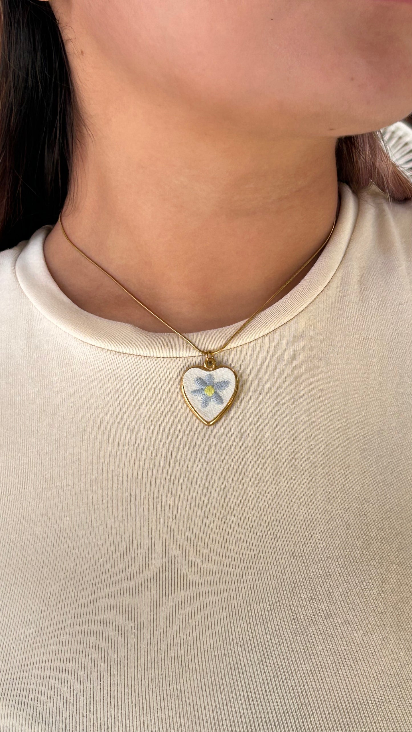 Collar flor crochet