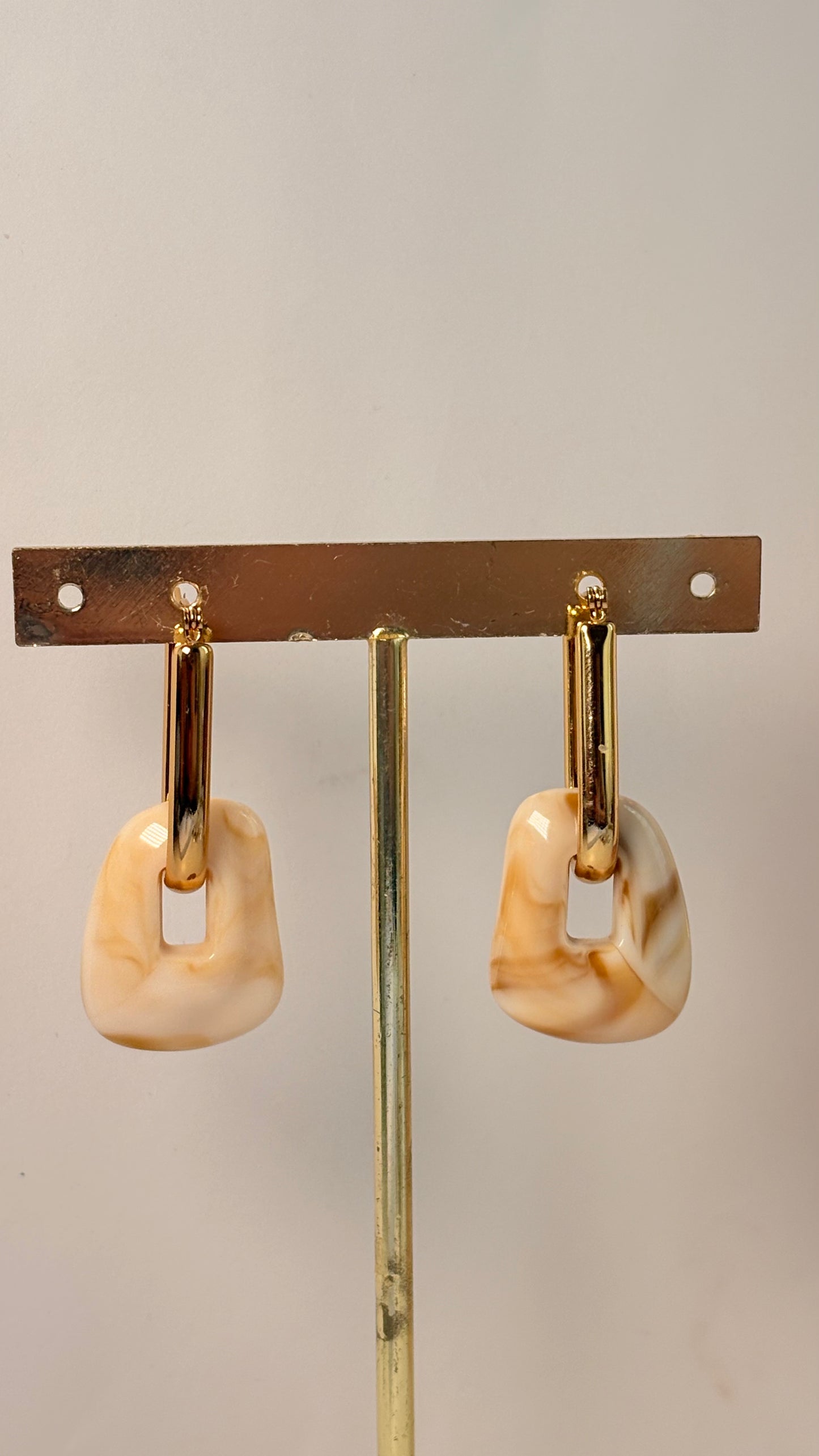 Aretes acrilico cuadrado blanco