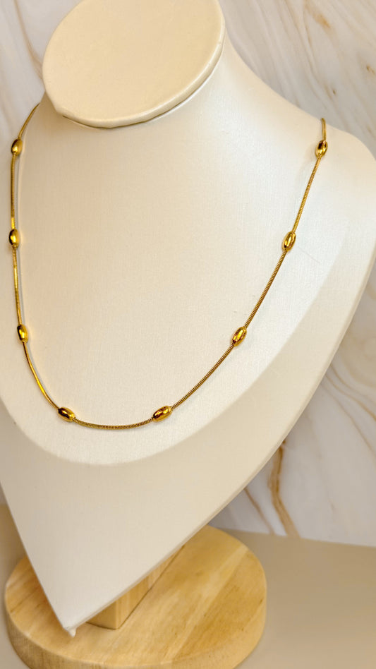 Collar basica balines dorado
