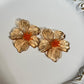 Aretes Maxi Flor Acrilico Cafe