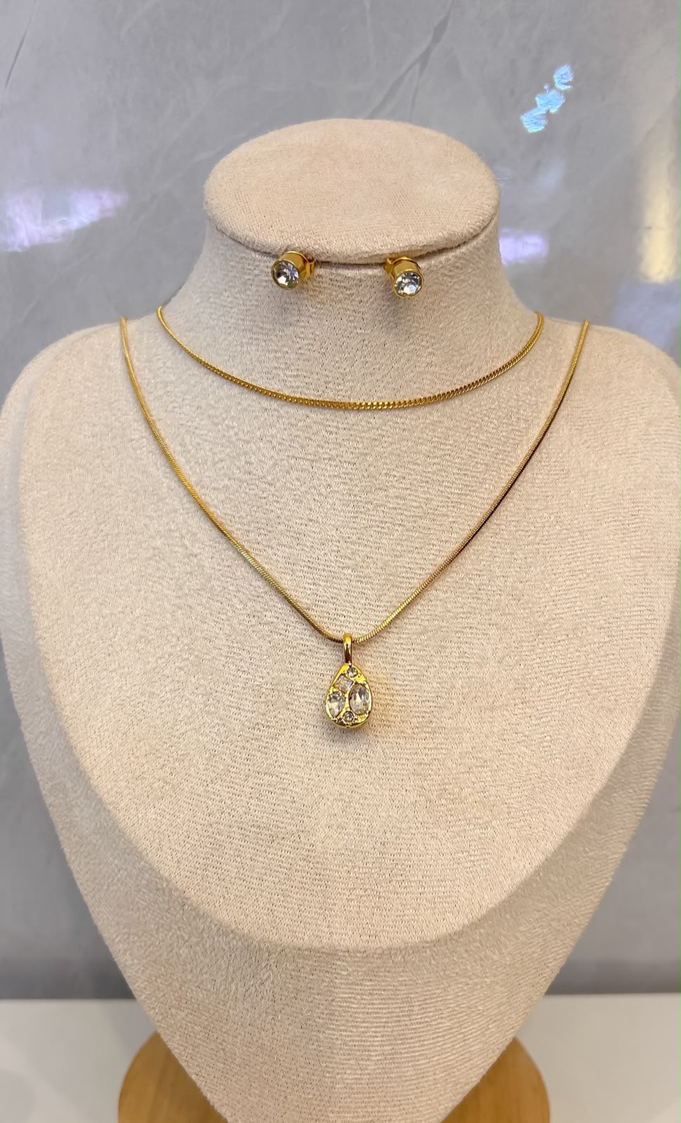 Collar & Aretes Diamond Dorado